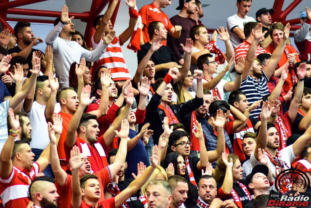 Handbal Dinamo-Holstebro fani