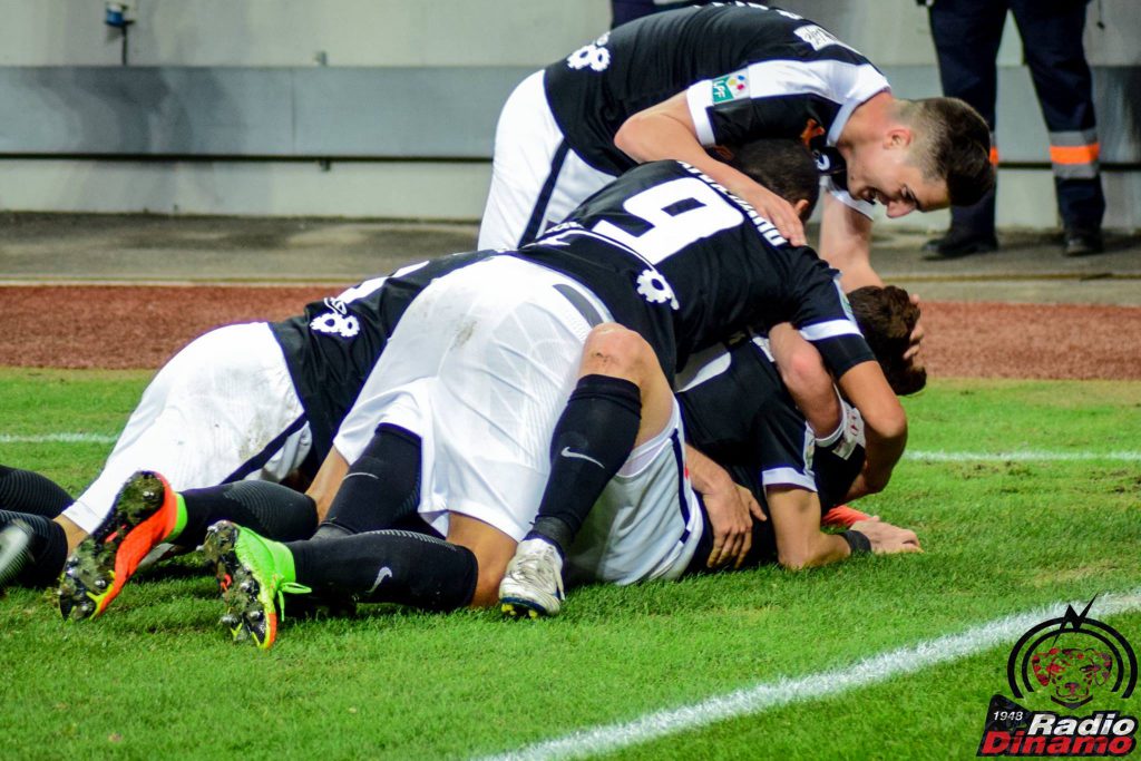 Dinamo-Pandurii Cronica