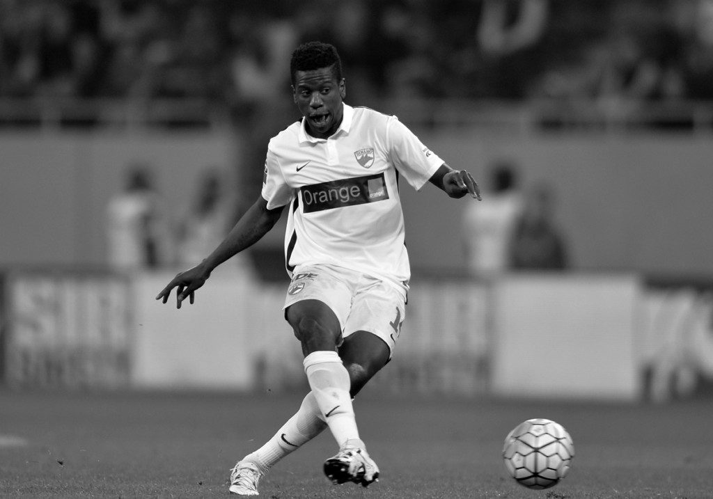 Patrick Ekeng, de la Dinamo, suteaza in timpul meciului de fotbal contra echipei Steaua Bucuresti din semifinalele Cupei Romaniei, disputat pe stadionul Arena Nationala din Bucuresti, miercuri, 20 aprilie 2016. ALEXANDRU DOBRE / MEDIAFAX FOTO