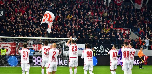 Dinamo Otelul PCH si jucatori