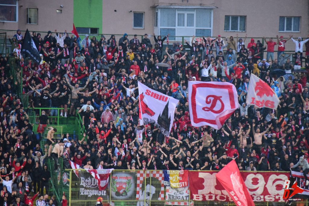 Fanii dinamovisti la Arges-Dinamo