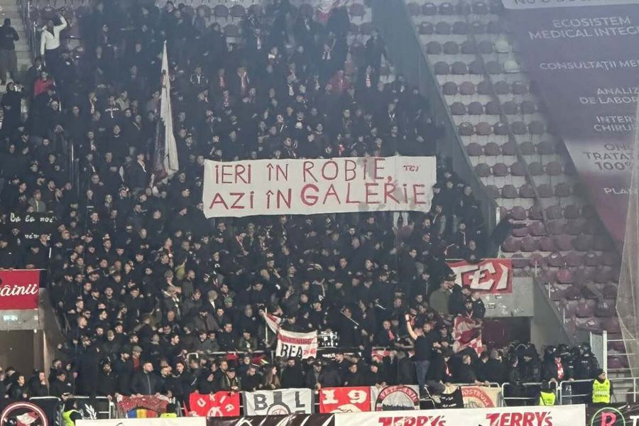 Cântecul fals al indignării.