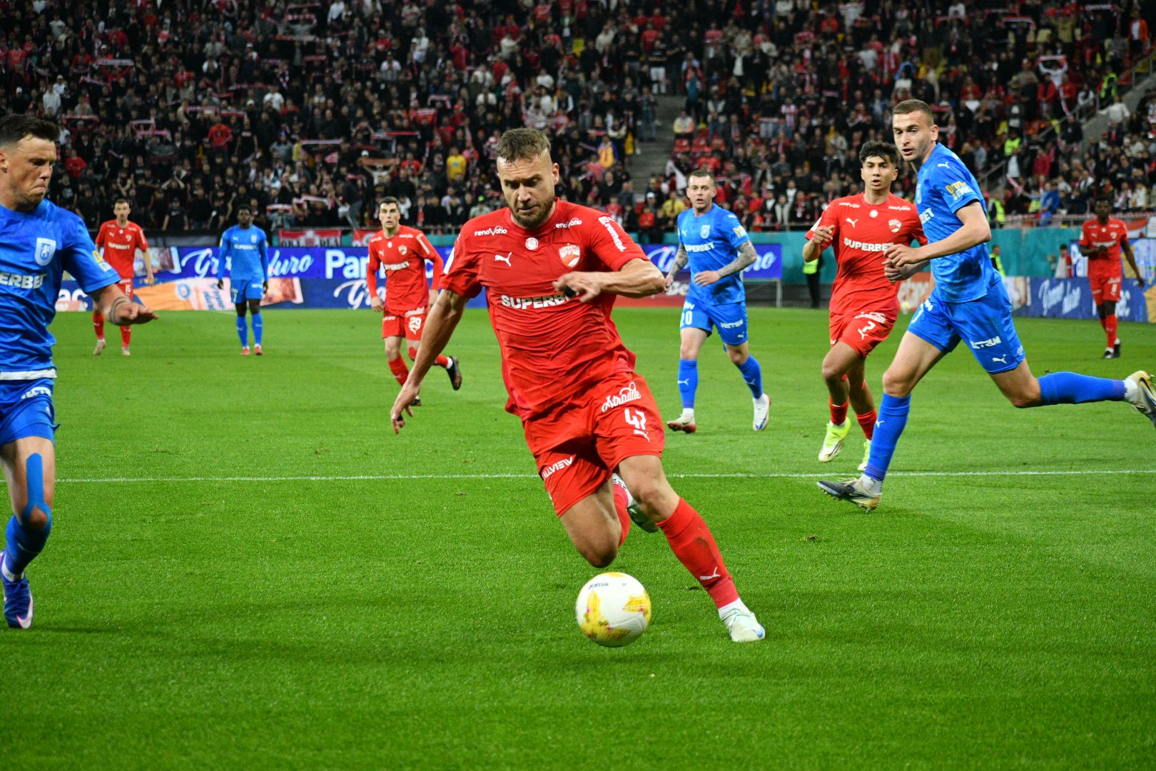 Dinamo urcă în clasament și intră în lupta pentru Europa!